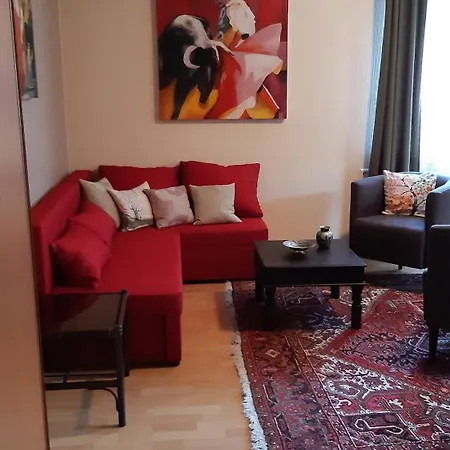 Luise, Gemuetlich, Freundlich Und Ganz Nah An Berlin *