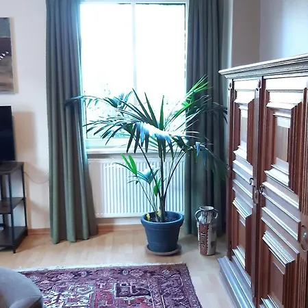 Luise, Gemuetlich, Freundlich Und Ganz Nah An Berlin *